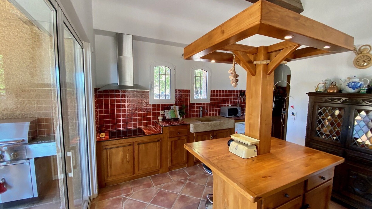 Photo of Kitchen in Regusse