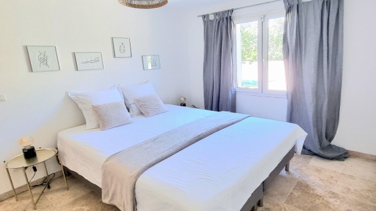 Photo of Bedroom in Pierrevert