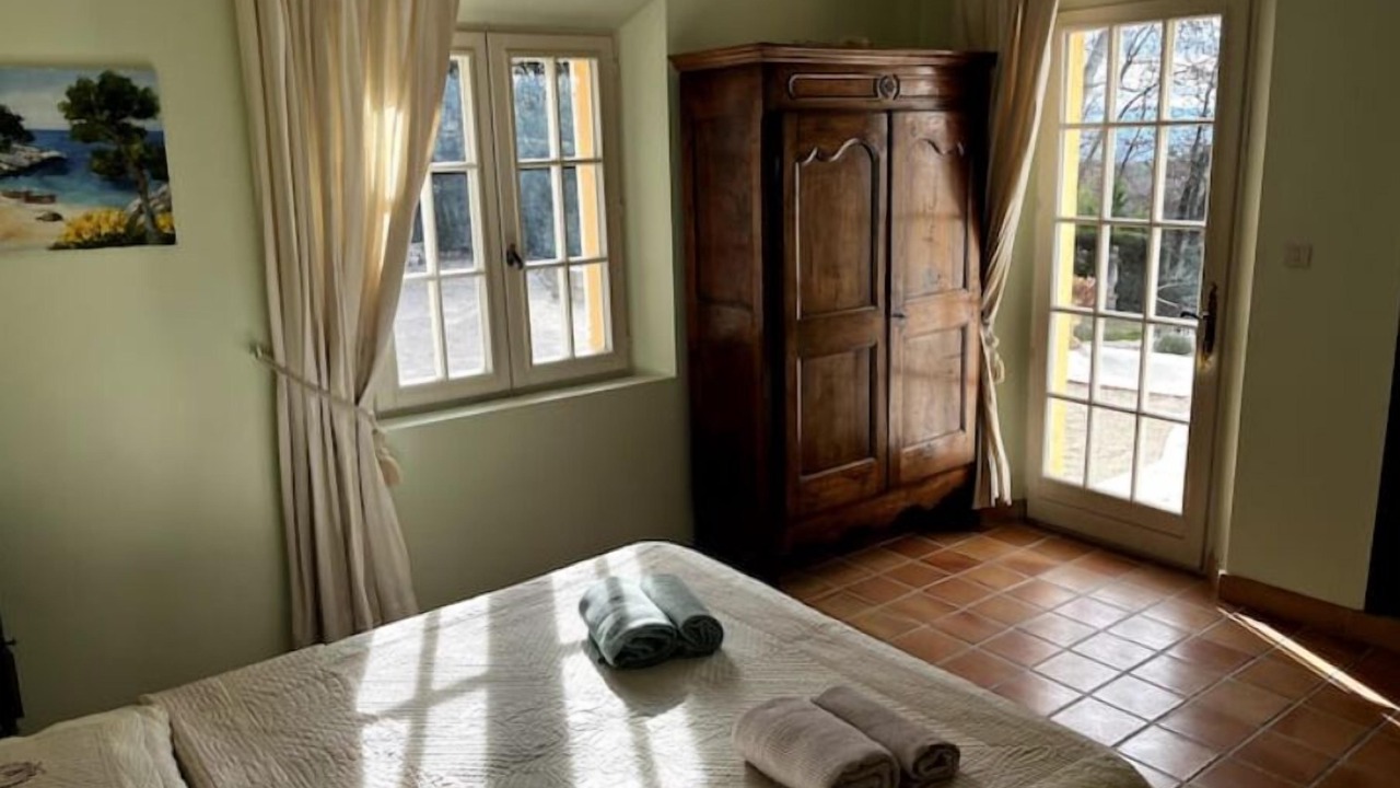 Photo of Bedroom in Eguilles