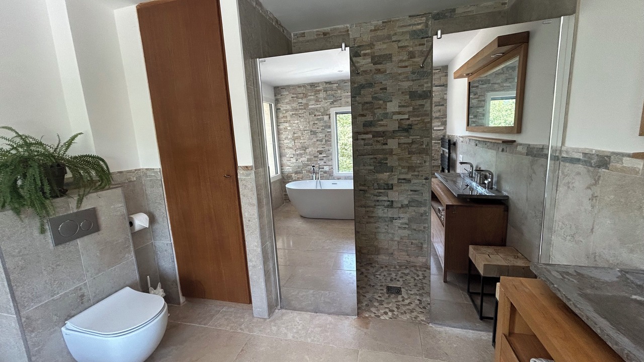 Photo of Bathroom in Vaison-la-Romaine