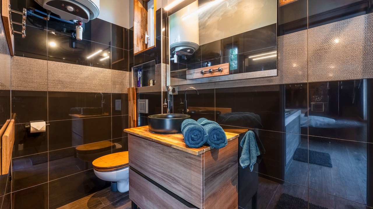Photo of Bathroom in Caderousse