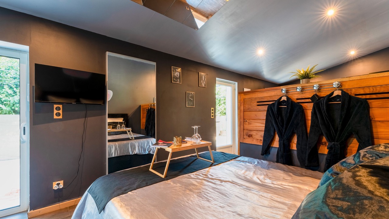 Photo of Bedroom in Caderousse