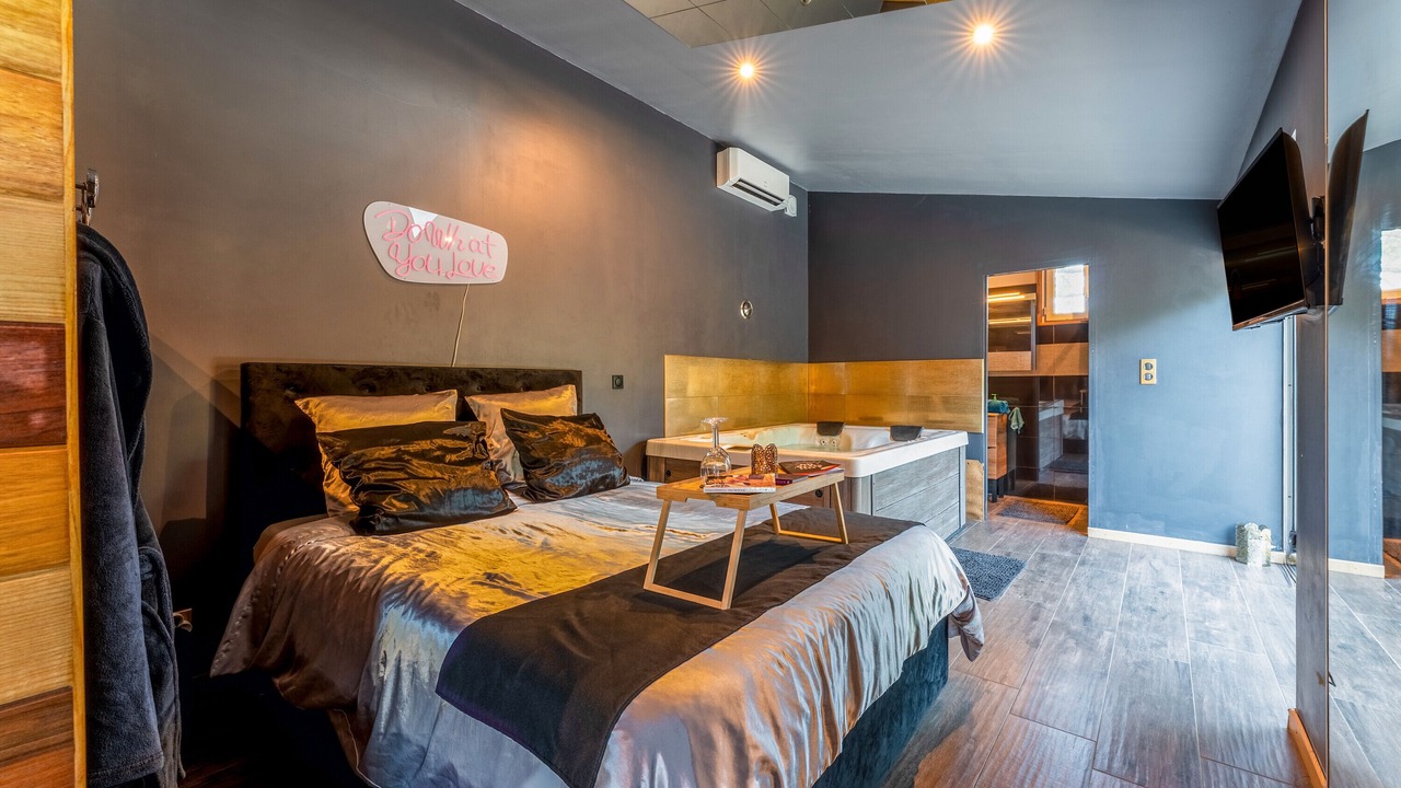 Photo of Bedroom in Caderousse