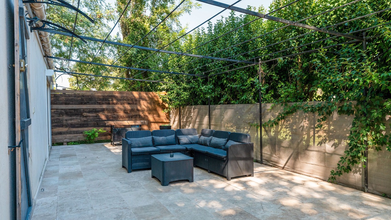 Photo of Patio Balcony in Caderousse