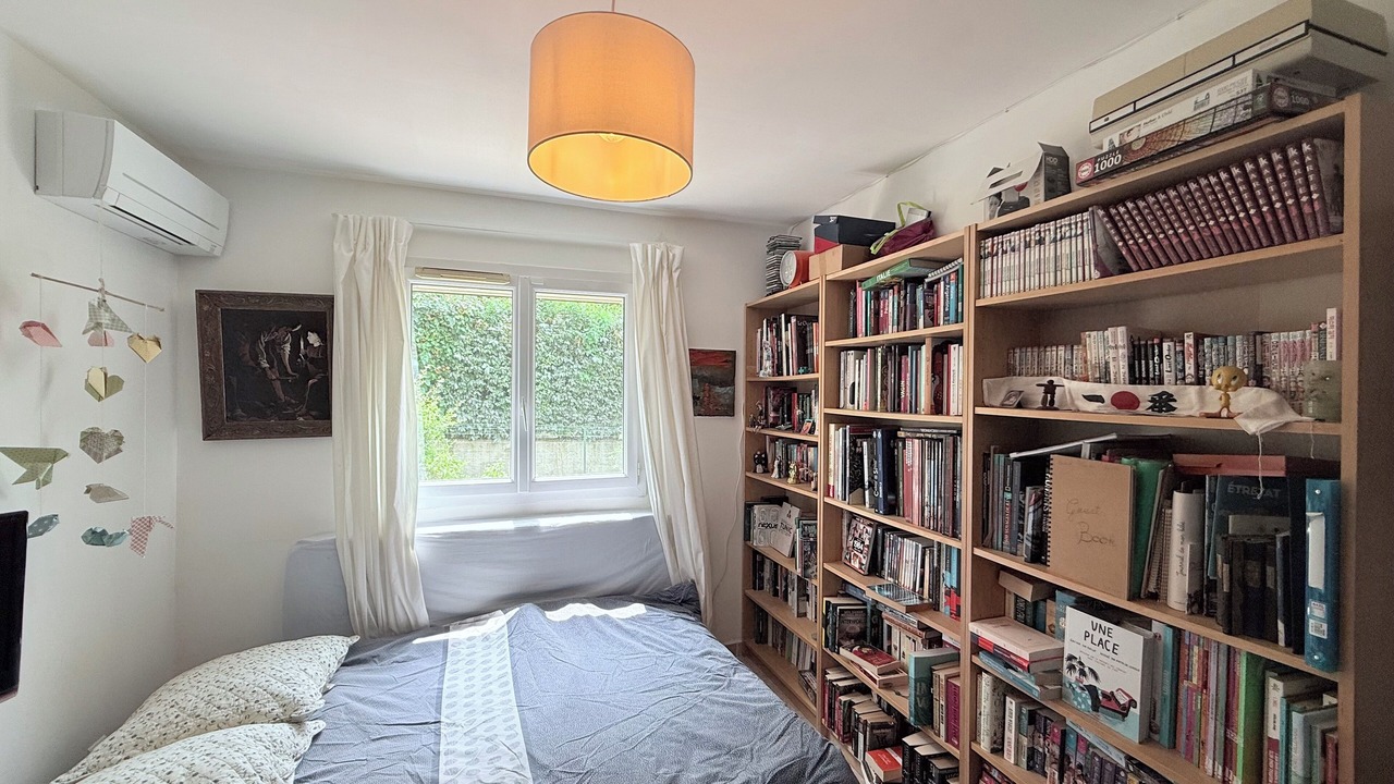 Photo of Bedroom in Peyrolles-en-Provence