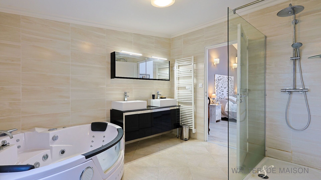 Photo of Bathroom in Le Mourillon