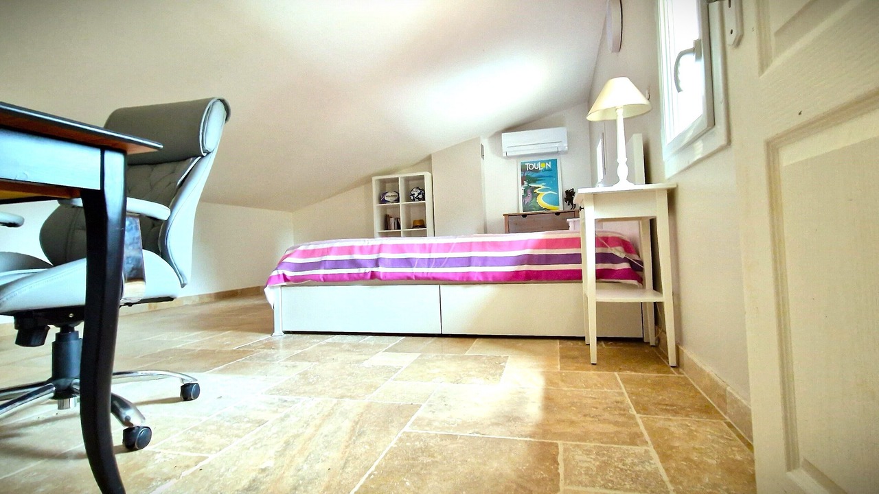 Photo of Bedroom in Cuers