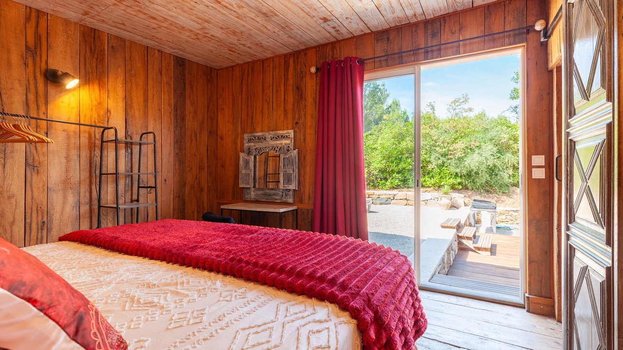 Photo of Bedroom in Roquefort-la-Bedoule