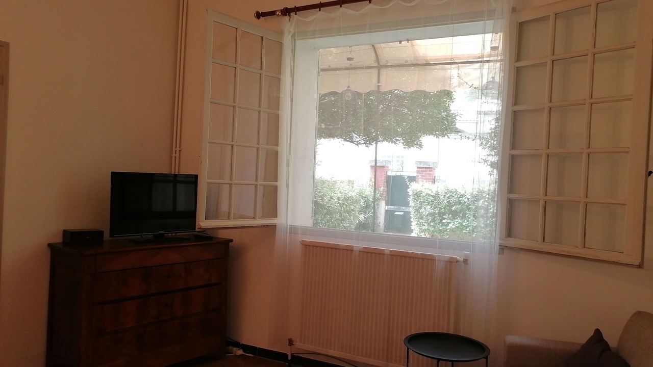 Photo of Livingroom in Orange