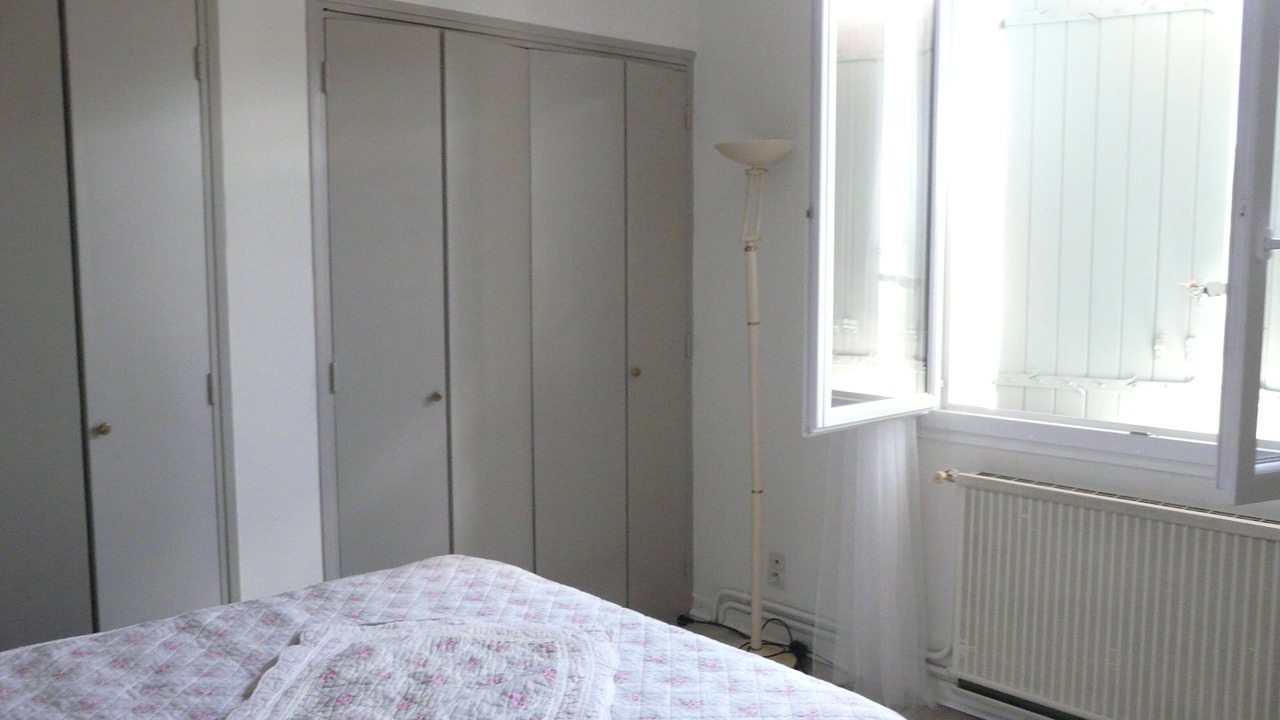 Photo of Bedroom in Orange