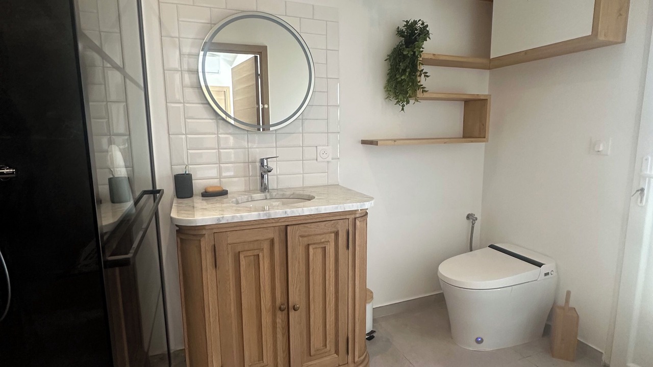 Photo of Bathroom in Vedene