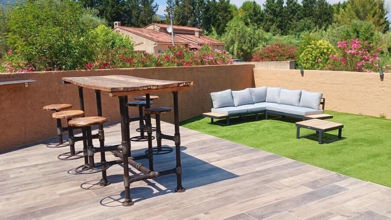 Photo of Outdoor in Cuers