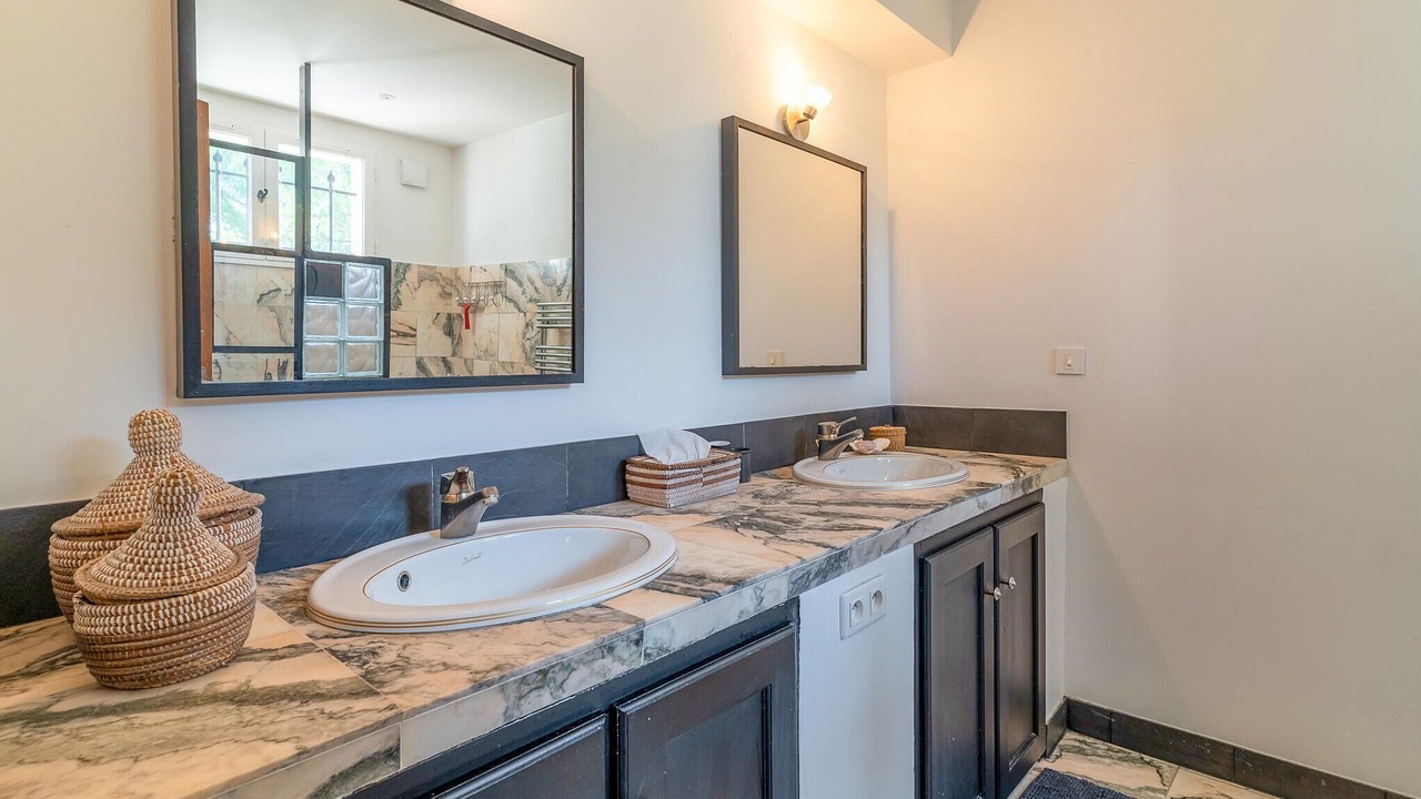 Photo of Bathroom in Venelles