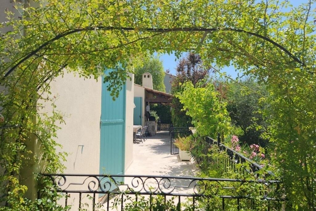 Photo of Patio Balcony in Saint-Cezaire-sur-Siagne