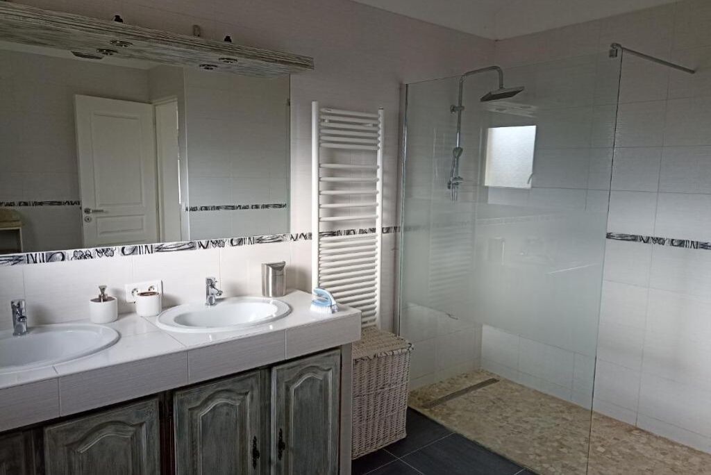 Photo of Bathroom in Saint-Cezaire-sur-Siagne