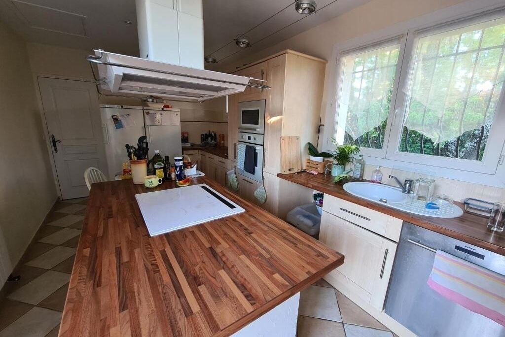 Photo of Kitchen in Saint-Cezaire-sur-Siagne