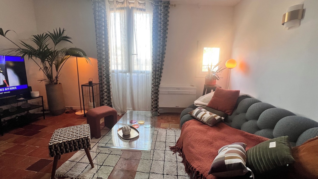 Photo of Livingroom in Couronne Urbaine
