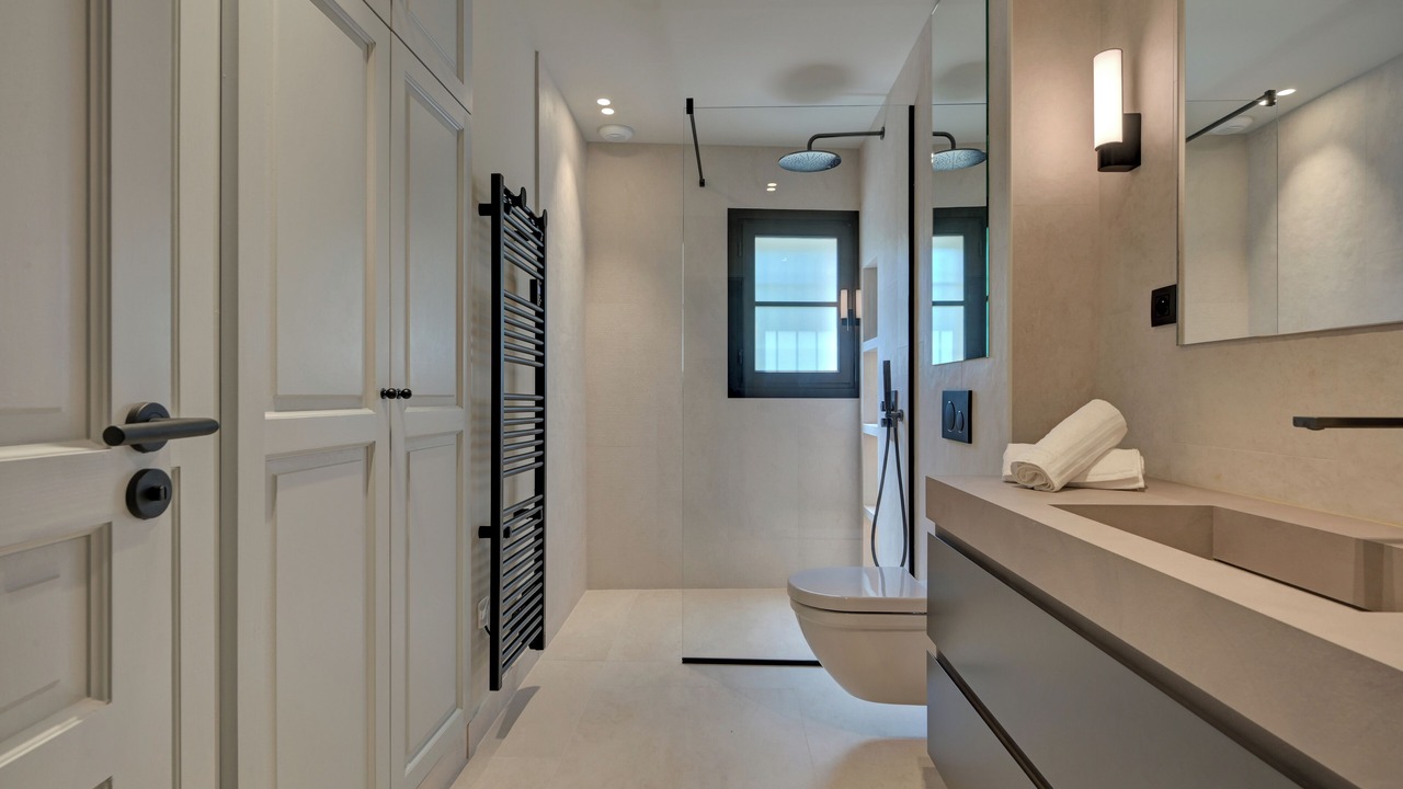 Photo of Bathroom in Entrecasteaux