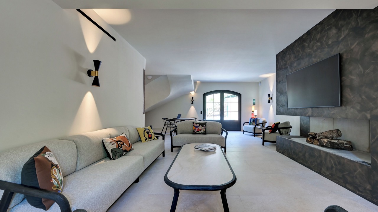 Photo of Livingroom in Entrecasteaux