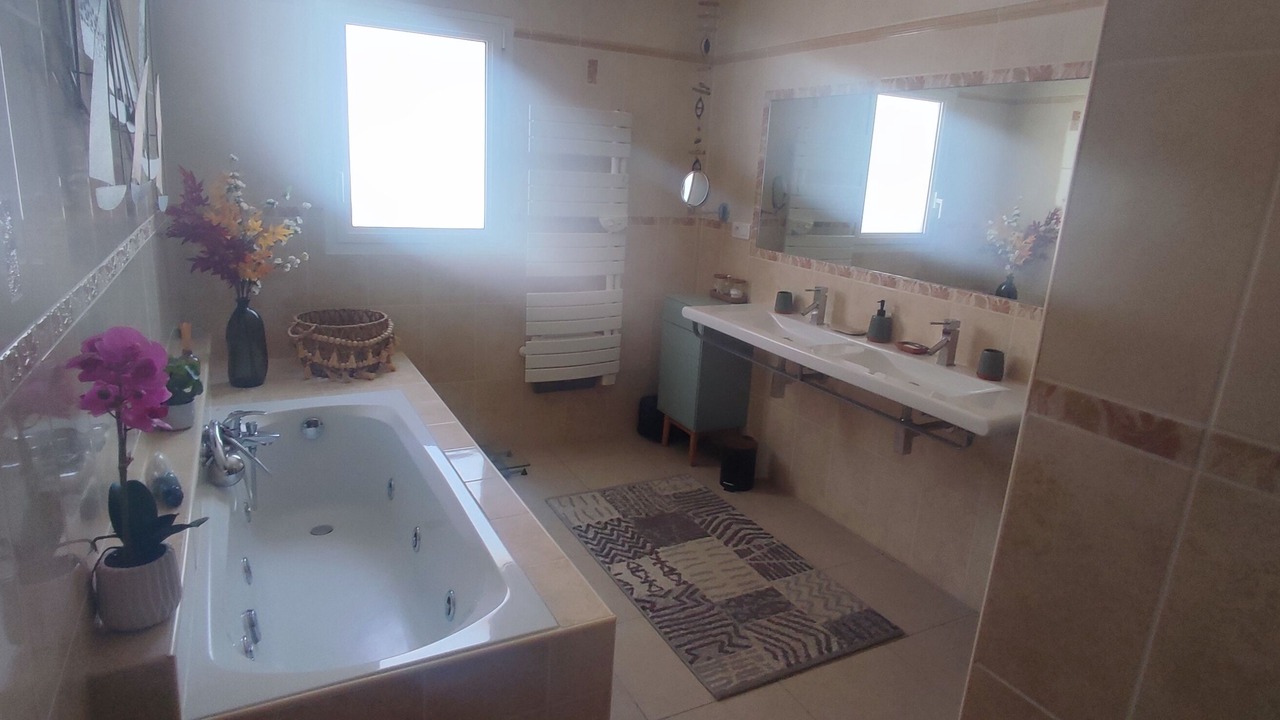 Photo of Bathroom in Regusse