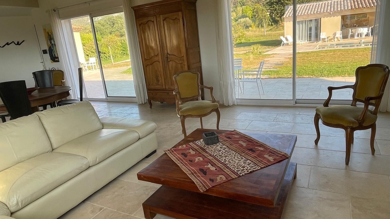 Photo of Livingroom in Trets