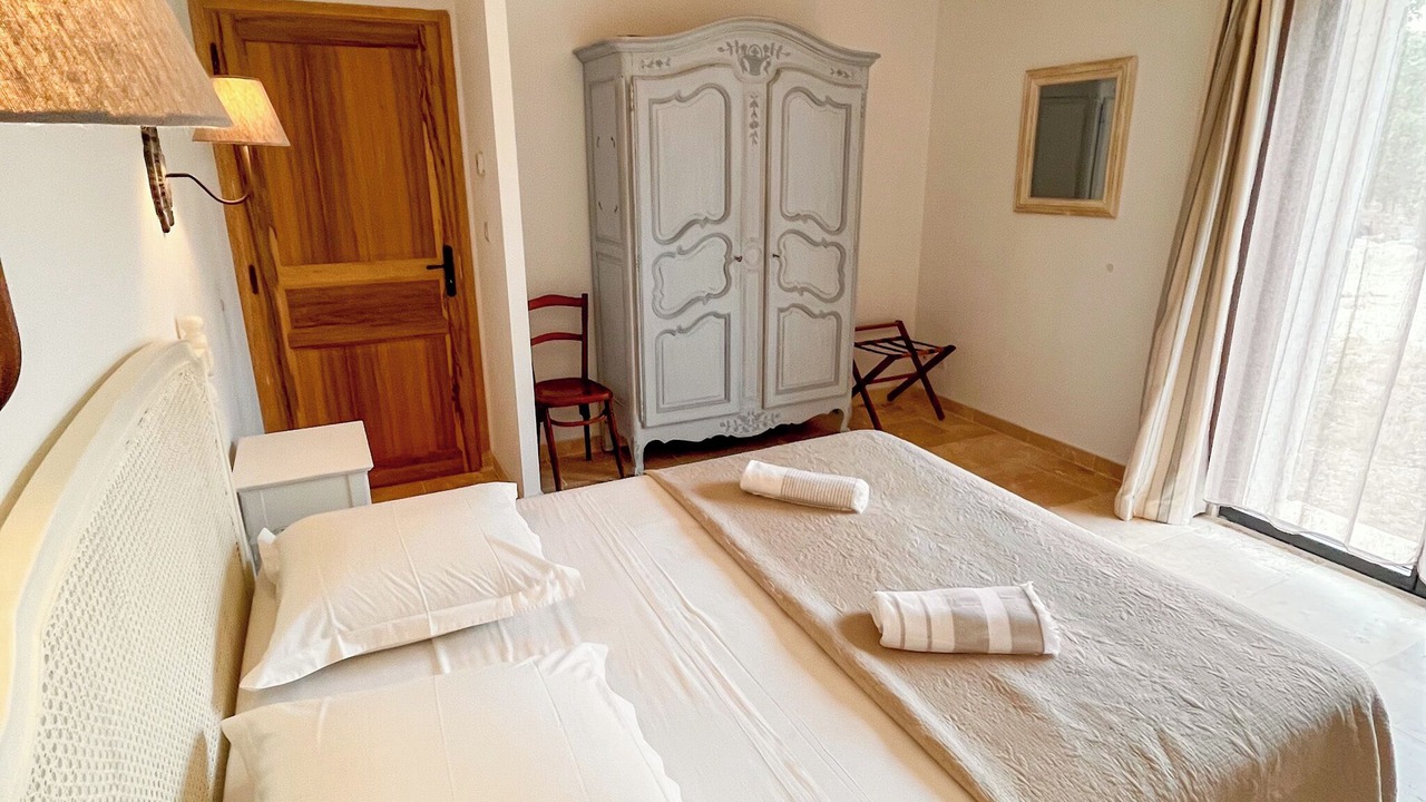 Photo of Bedroom in Rustrel