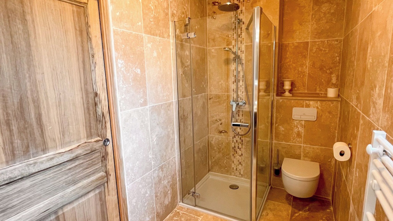 Photo of Bathroom in Rustrel