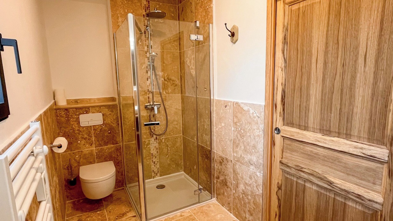 Photo of Bathroom in Rustrel