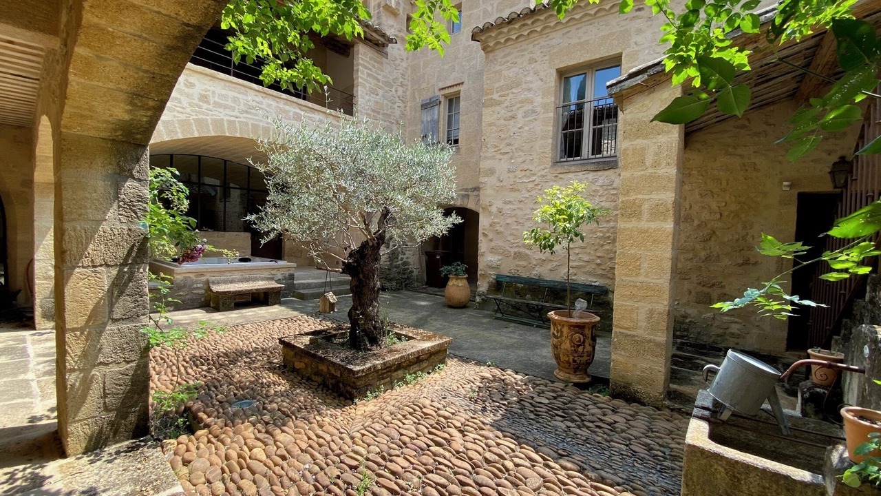Photo of Patio Balcony in Vers-Pont-du-Gard