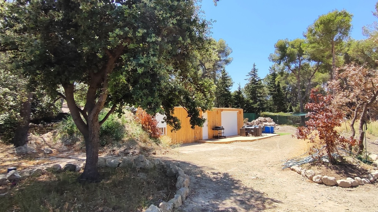 Photo of Outdoor in Saint-Mitre-les-Remparts