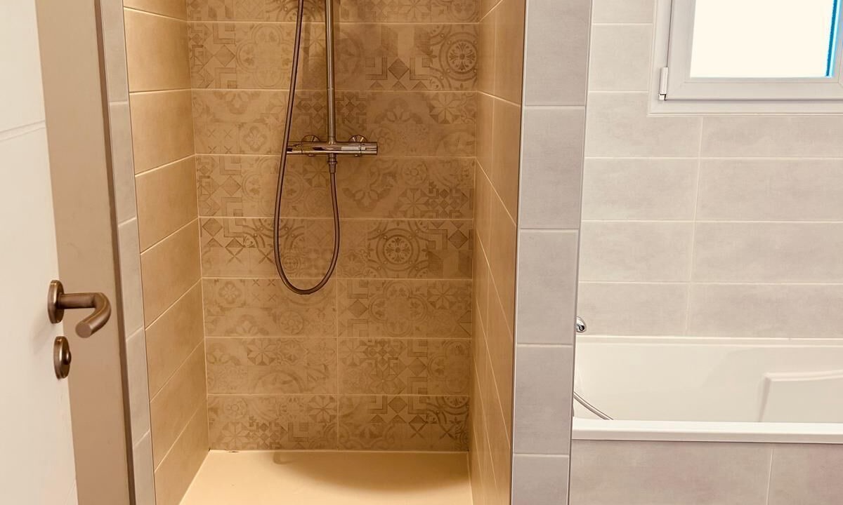 Photo of Bathroom in Molleges