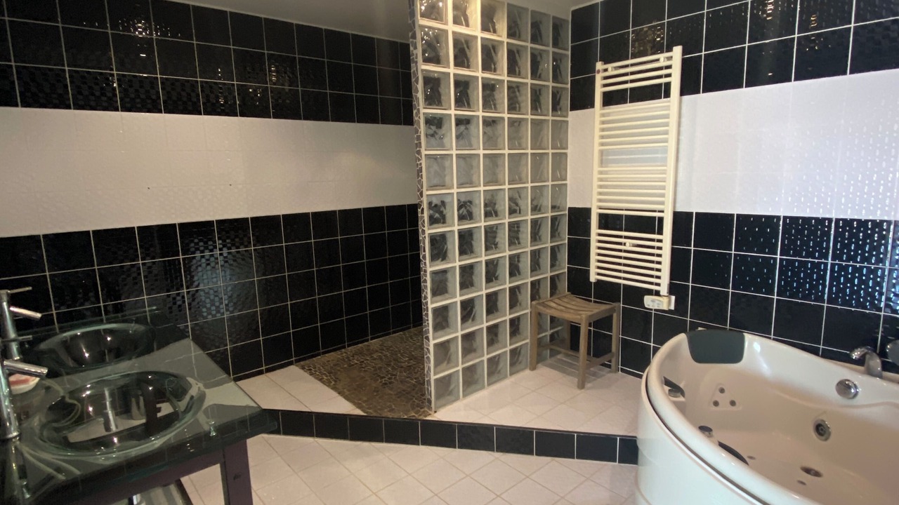 Photo of Bathroom in Saint-Cezaire-sur-Siagne