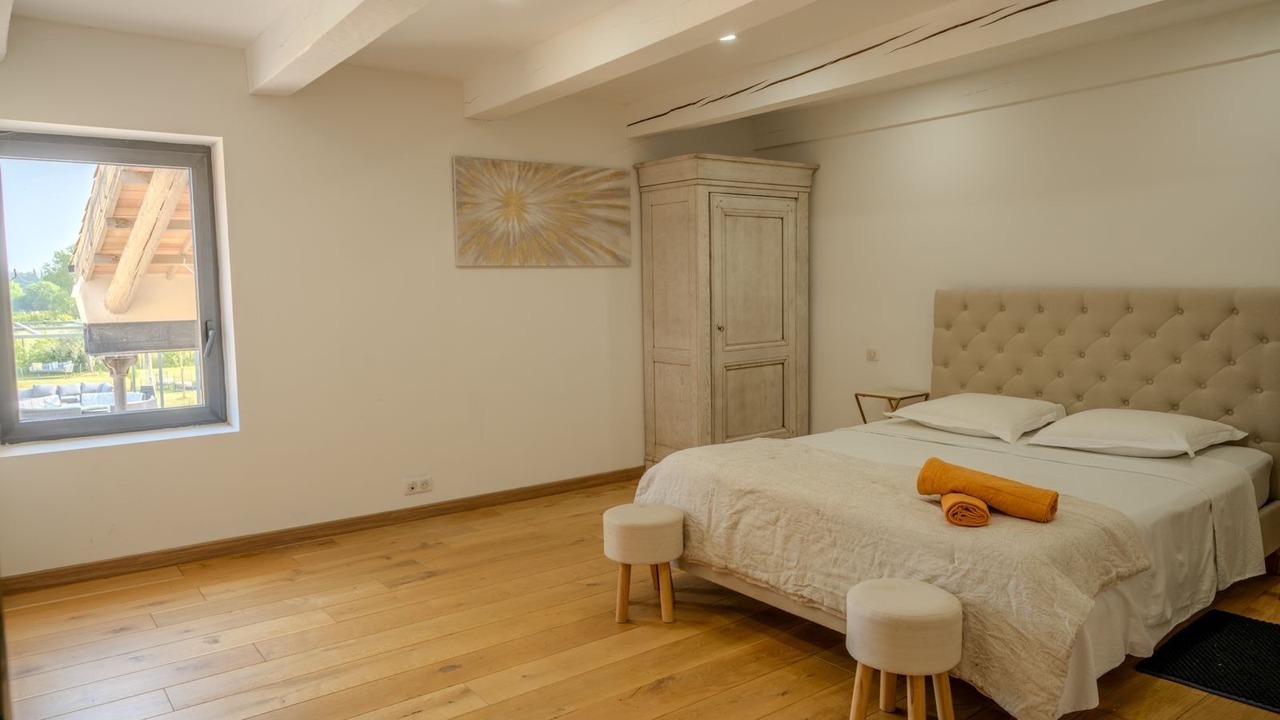 Photo of Bedroom in Orange