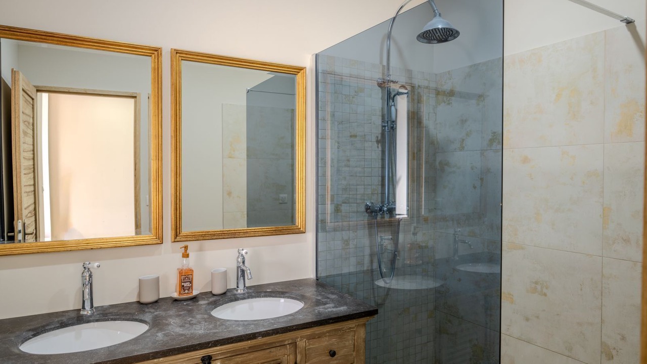 Photo of Bathroom in Orange