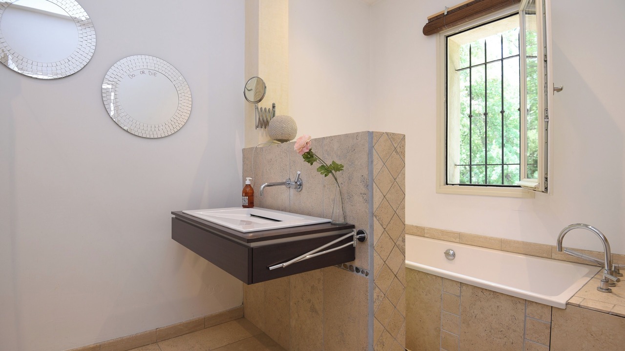 Photo of Bathroom in Le Thoronet