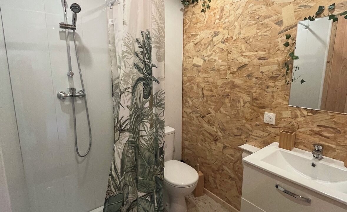 Photo of Bathroom in Tourves