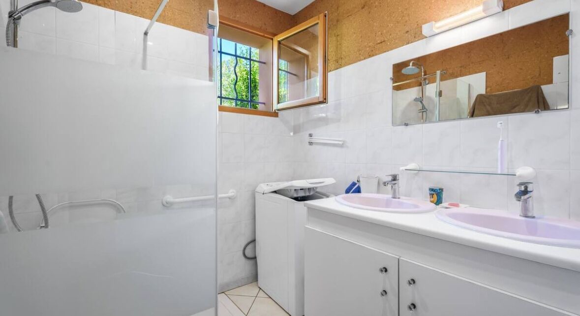 Photo of Bathroom in Miramar