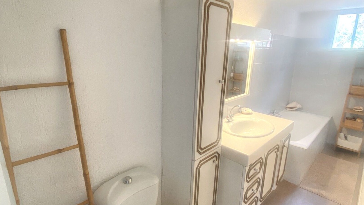 Photo of Bathroom in 8th Arrondissement