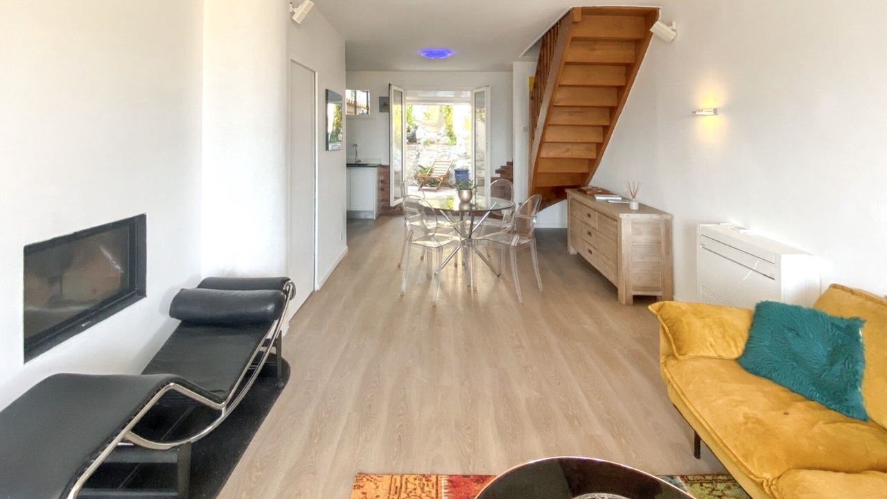 Photo of Livingroom in 8th Arrondissement