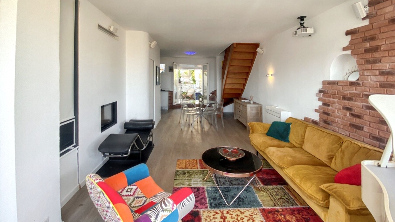 Photo of Livingroom in 8th Arrondissement