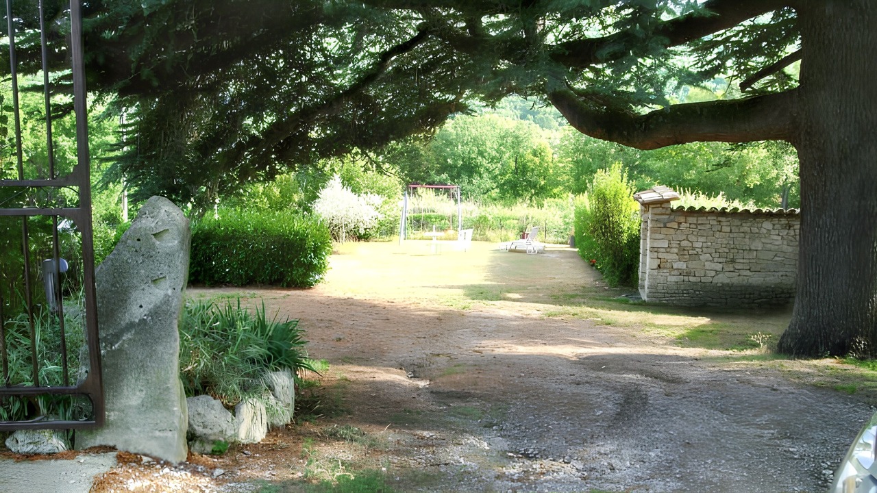 Photo of Outdoor in Saint-Michel-l'Observatoire
