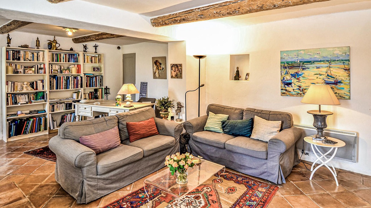 Photo of Bedroom in Violes