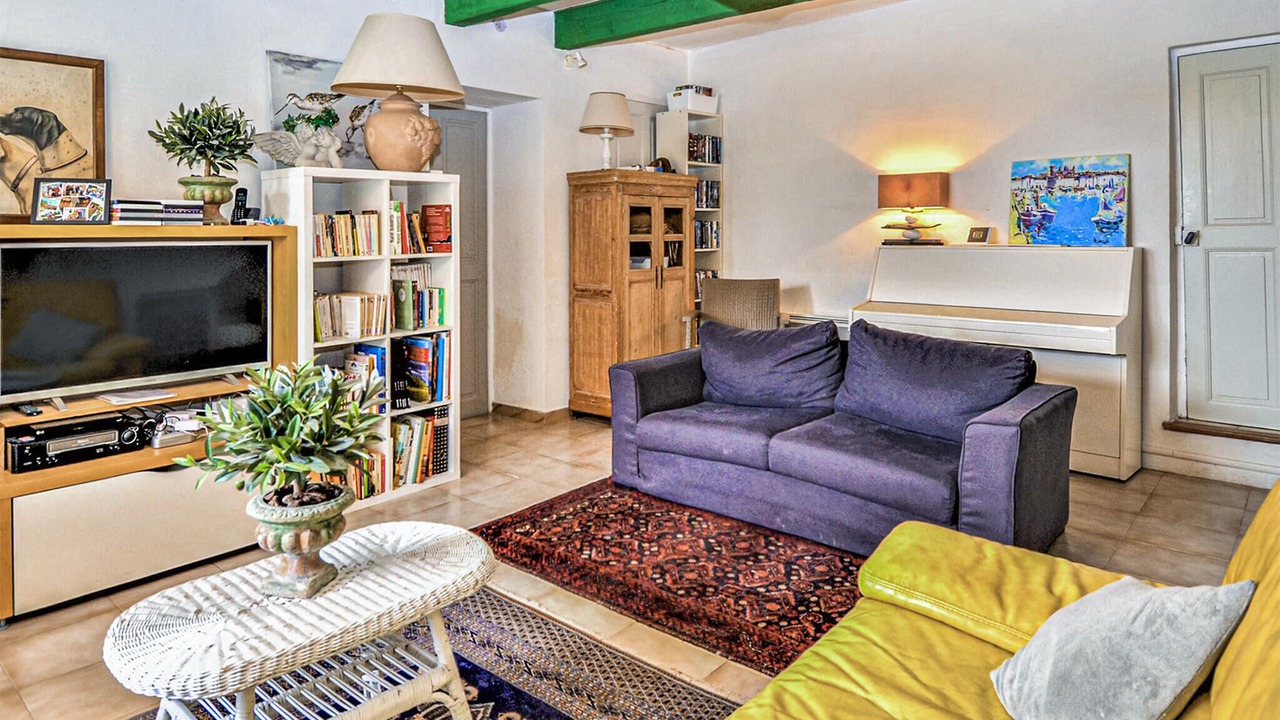 Photo of Bedroom in Violes