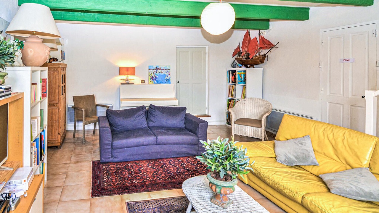 Photo of Bedroom in Violes