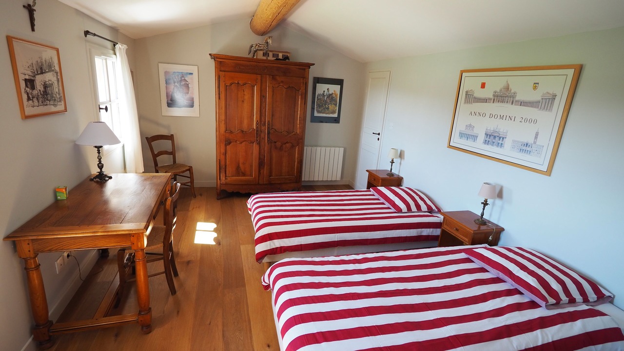 Photo of Bedroom in Saint-Martin-de-la-Brasque