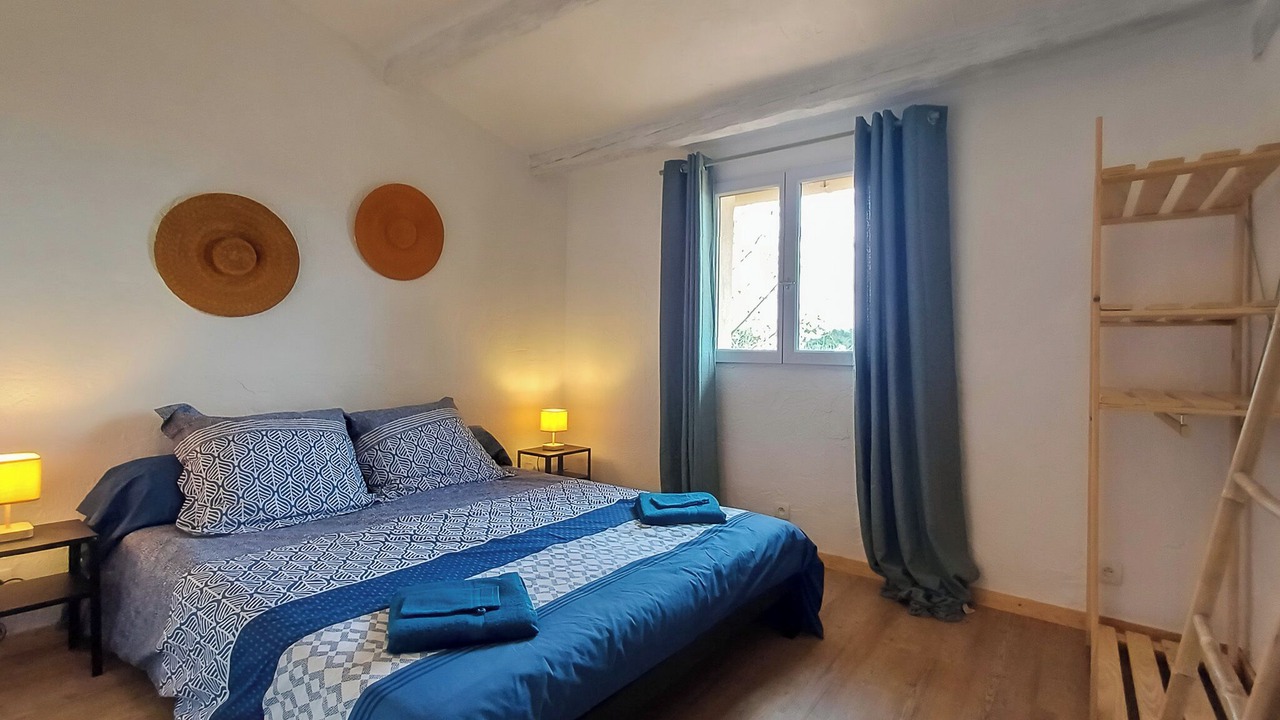 Photo of Bedroom in Eoulx