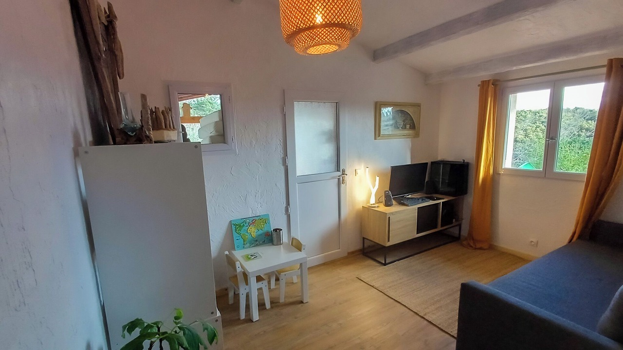 Photo of Livingroom in Eoulx