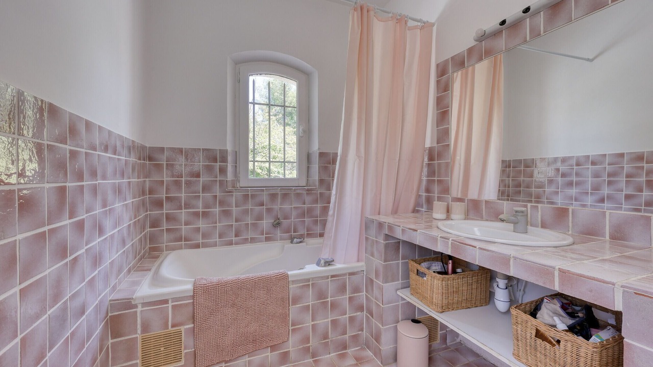 Photo of Bathroom in Ollioules