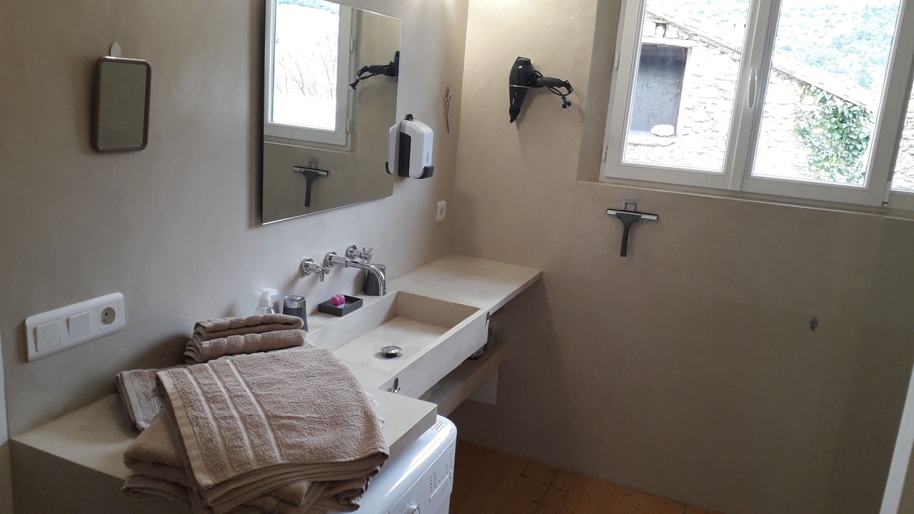 Photo of Bathroom in Malaucene
