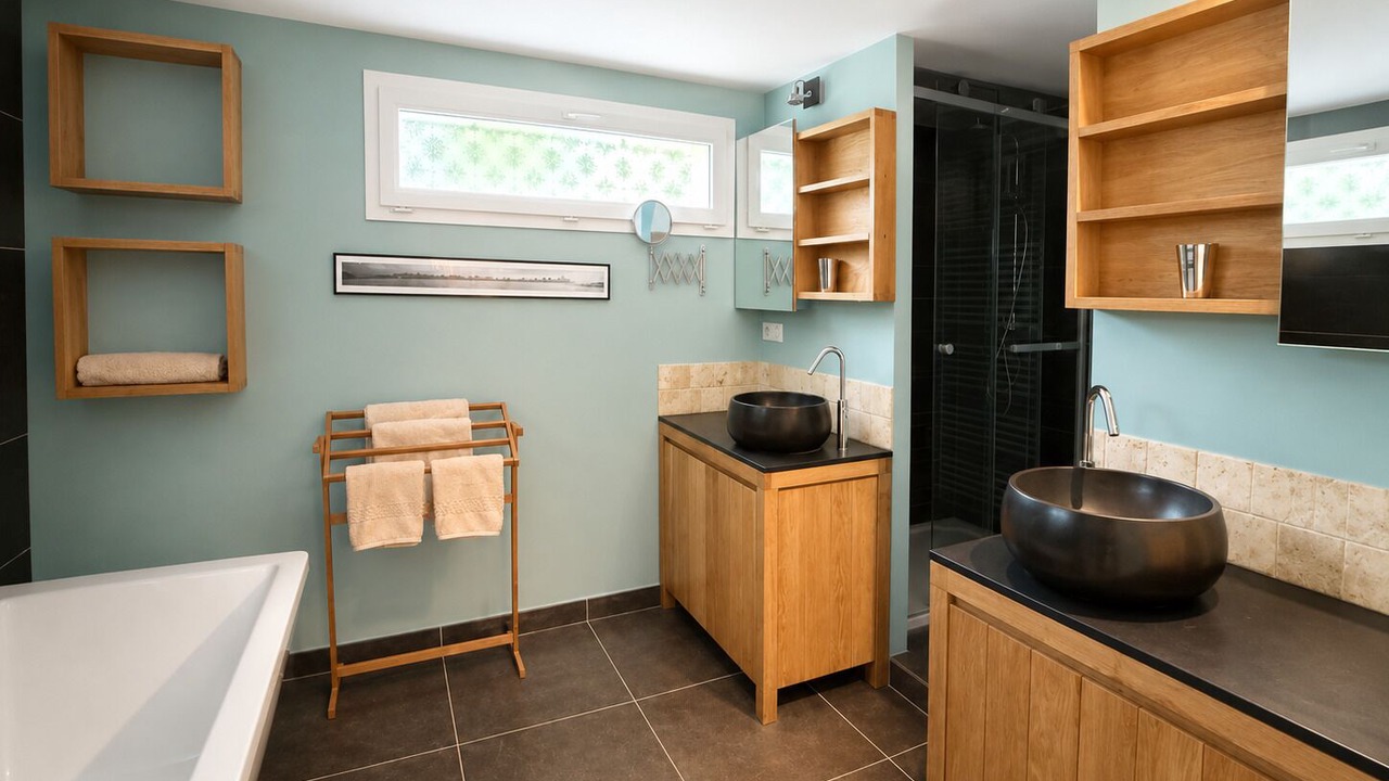 Photo of Bathroom in Auriol